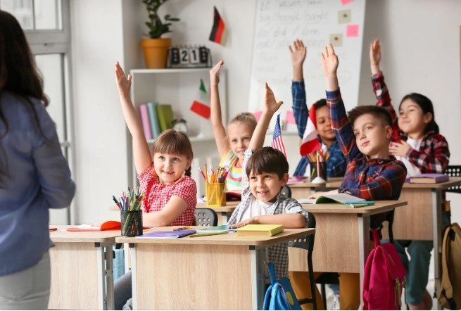 Скільки коштує підготувати дитину до школи в Києві? Чесний розбір цін